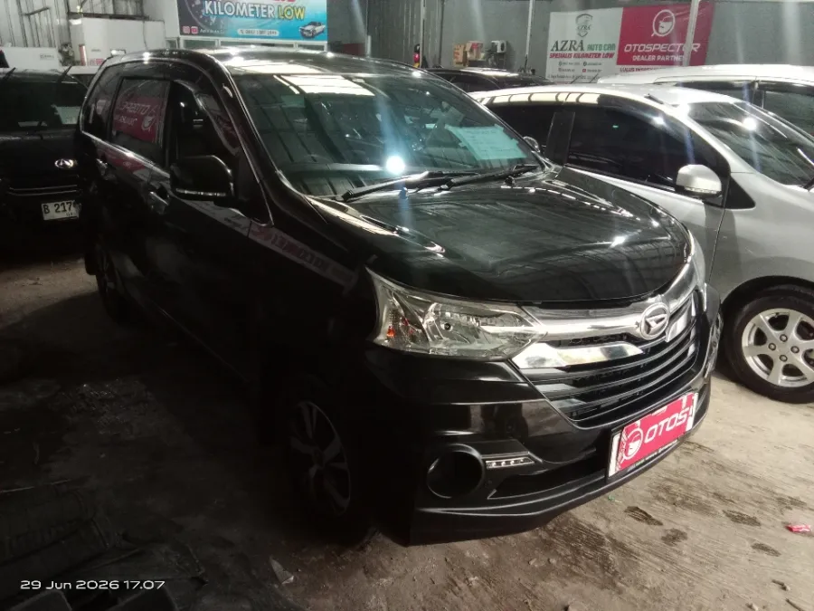 Foto Mobil Bekas Kanan Depan Daihatsu Xenia 1.3 R tahun 2017