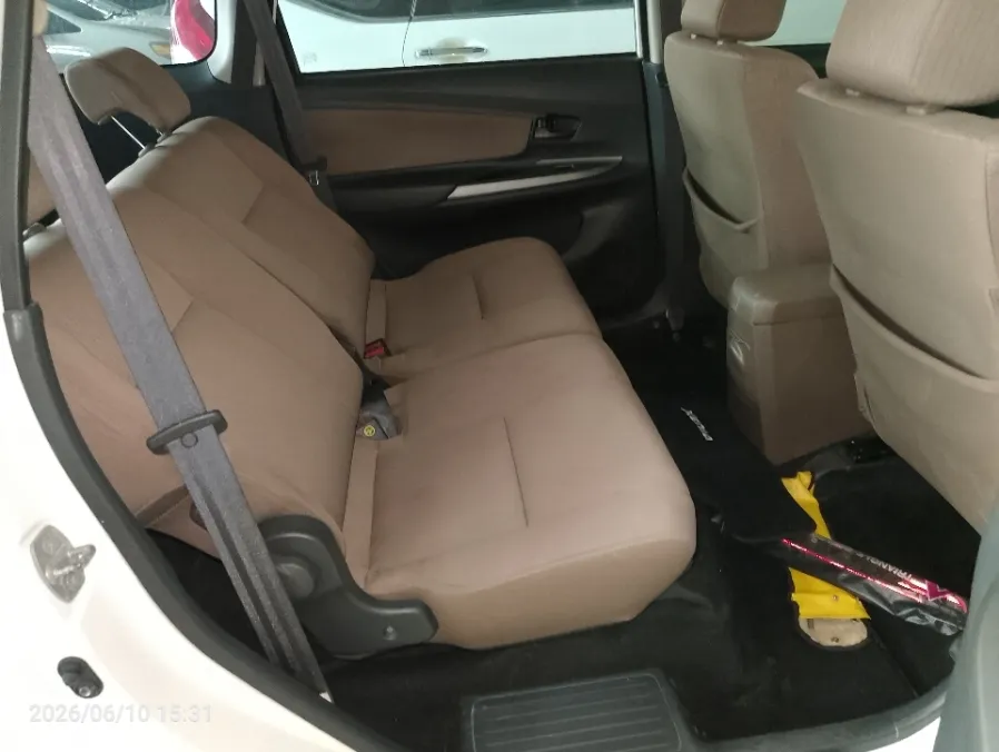 Foto Mobil Bekas Kabin Belakang Daihatsu Xenia 1.3 R tahun 2018