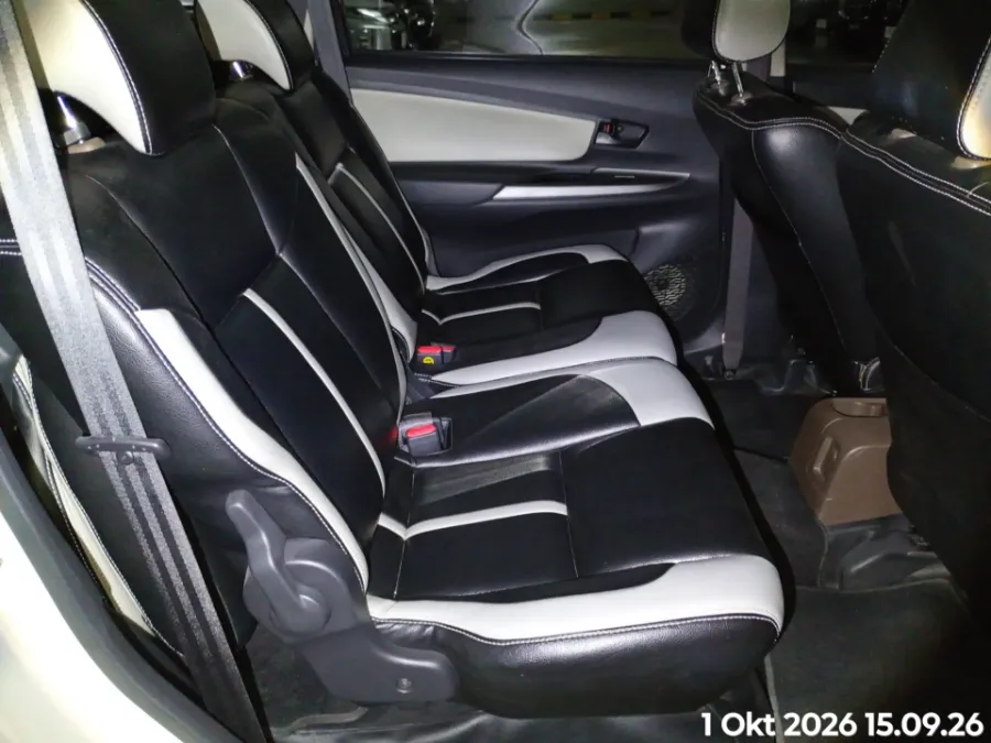 Foto Mobil Bekas Kabin Belakang Daihatsu Xenia 1.3 R tahun 2018