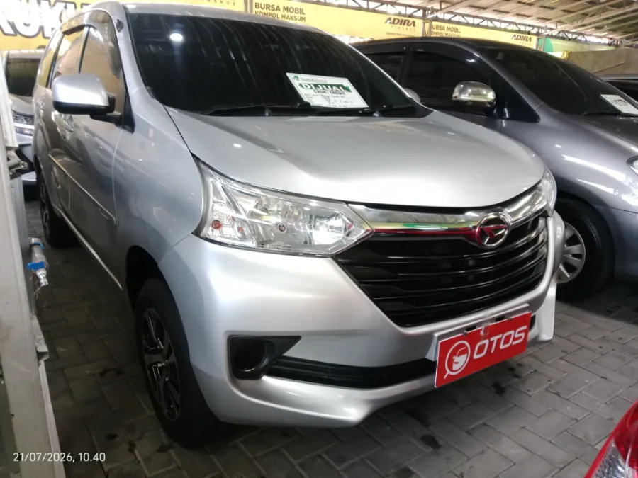 Foto Mobil Bekas Kanan Depan Daihatsu Xenia 1.3 R tahun 2018