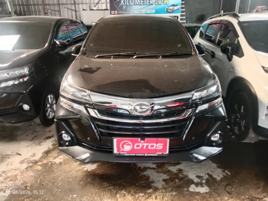 Foto Mobil Bekas Tampak Depan Daihatsu Xenia 1.3 R tahun 2019