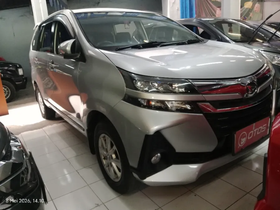 Foto Mobil Bekas Kanan Depan Daihatsu Xenia 1.3 R tahun 2020