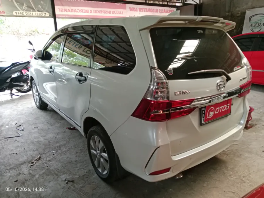 Foto Mobil Bekas Kiri Belakang Daihatsu Xenia 1.3 R tahun 2020