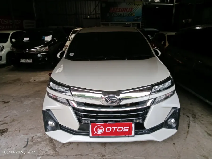 Foto Mobil Bekas Tampak Depan Daihatsu Xenia 1.3 R tahun 2020