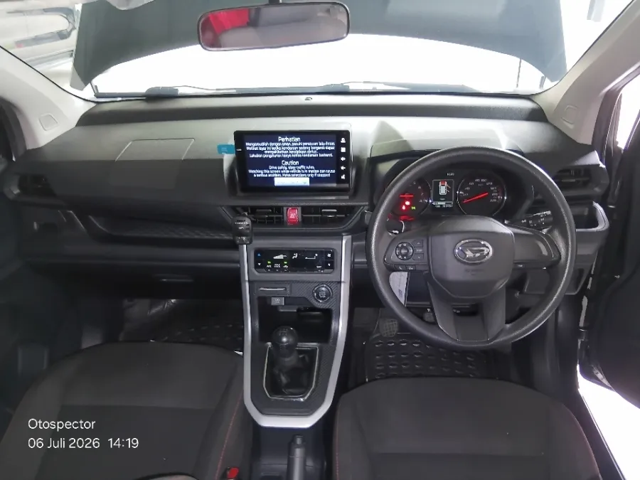 Foto Mobil Bekas Dashboard Daihatsu Xenia 1.3 R tahun 2021