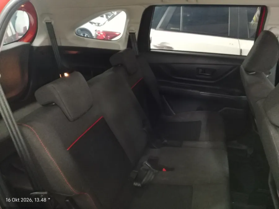 Foto Mobil Bekas Kabin Belakang Daihatsu Xenia 1.3 R tahun 2021
