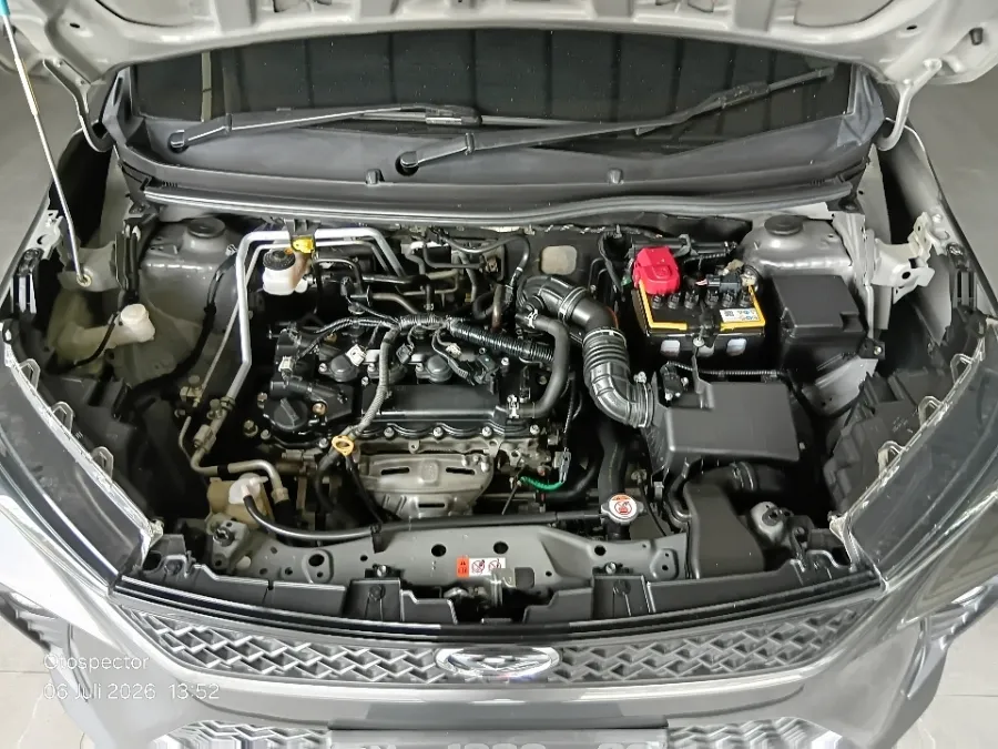Foto Mobil Bekas Mesin Daihatsu Xenia 1.3 R tahun 2021