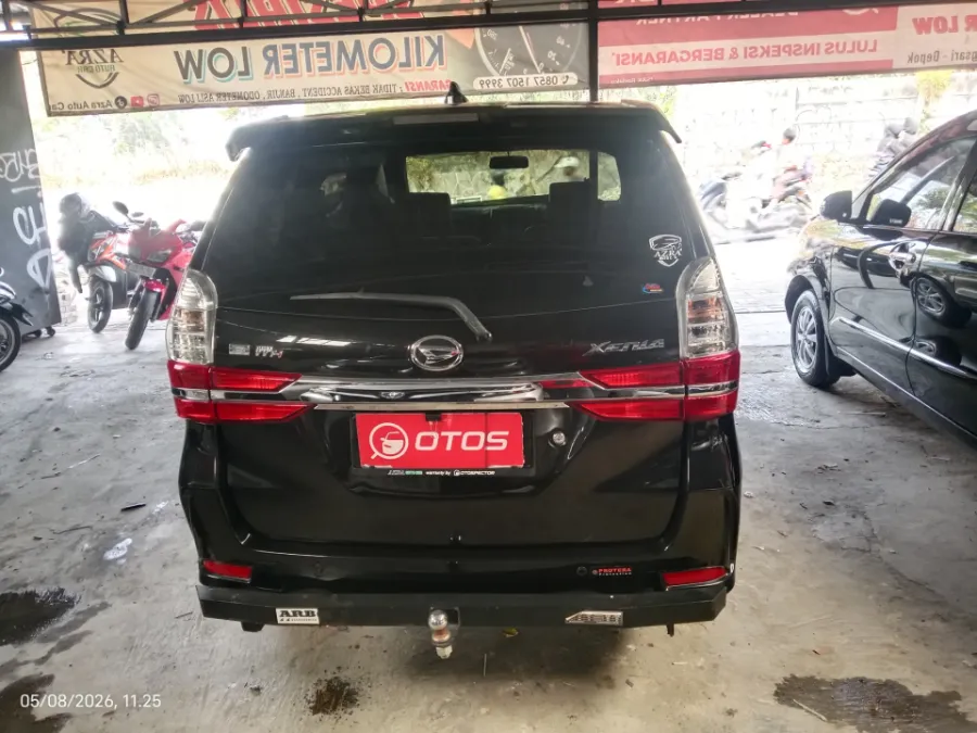 Foto Mobil Bekas Tampak Belakang Daihatsu Xenia 1.3 R tahun 2021