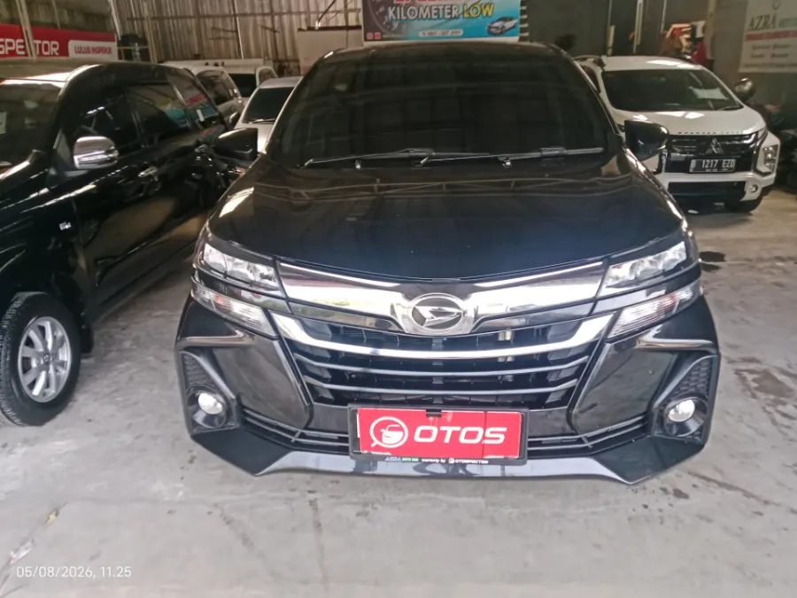 Foto Mobil Bekas Tampak Depan Daihatsu Xenia 1.3 R tahun 2021