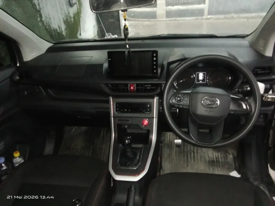 Foto Mobil Bekas Dashboard Daihatsu Xenia 1.3 R tahun 2022