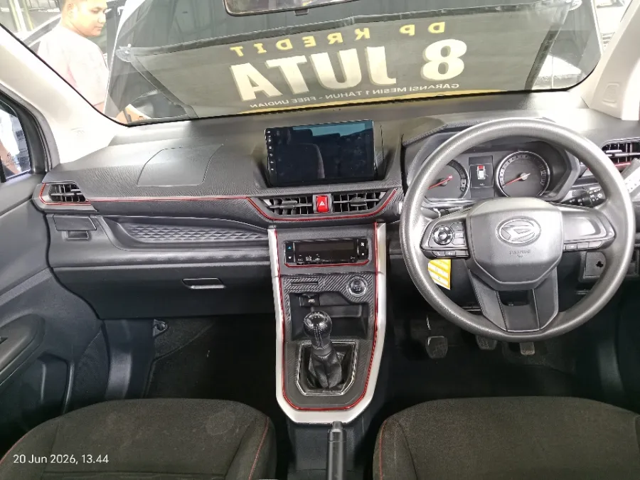 Foto Mobil Bekas Dashboard Daihatsu Xenia 1.3 R tahun 2022