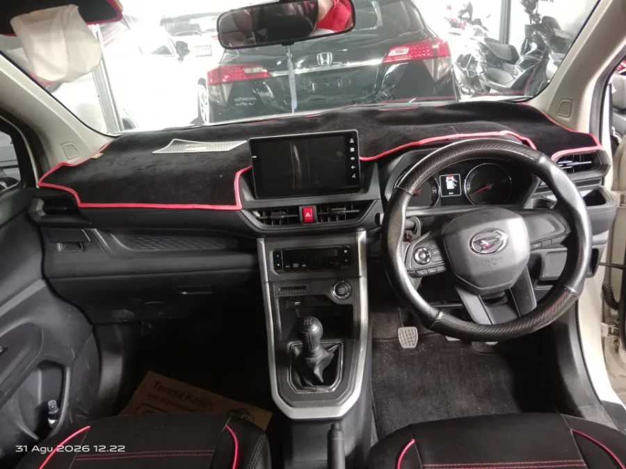Foto Mobil Bekas Dashboard Daihatsu Xenia 1.3 R tahun 2022