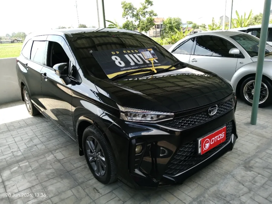 Foto Mobil Bekas Kanan Depan Daihatsu Xenia 1.3 R tahun 2022