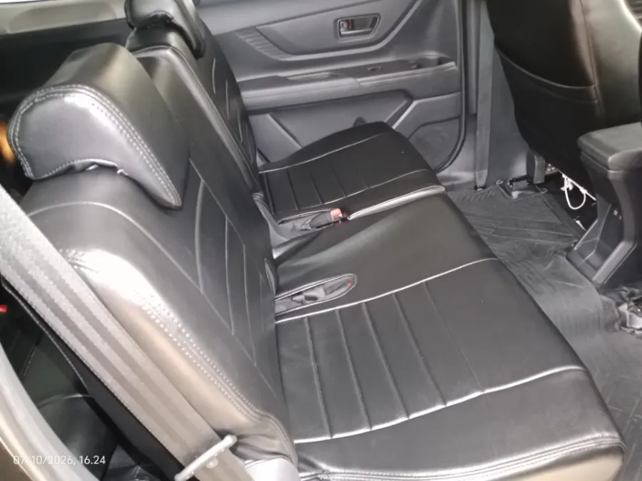 Foto Mobil Bekas Kabin Belakang Daihatsu Xenia 1.3 R tahun 2023