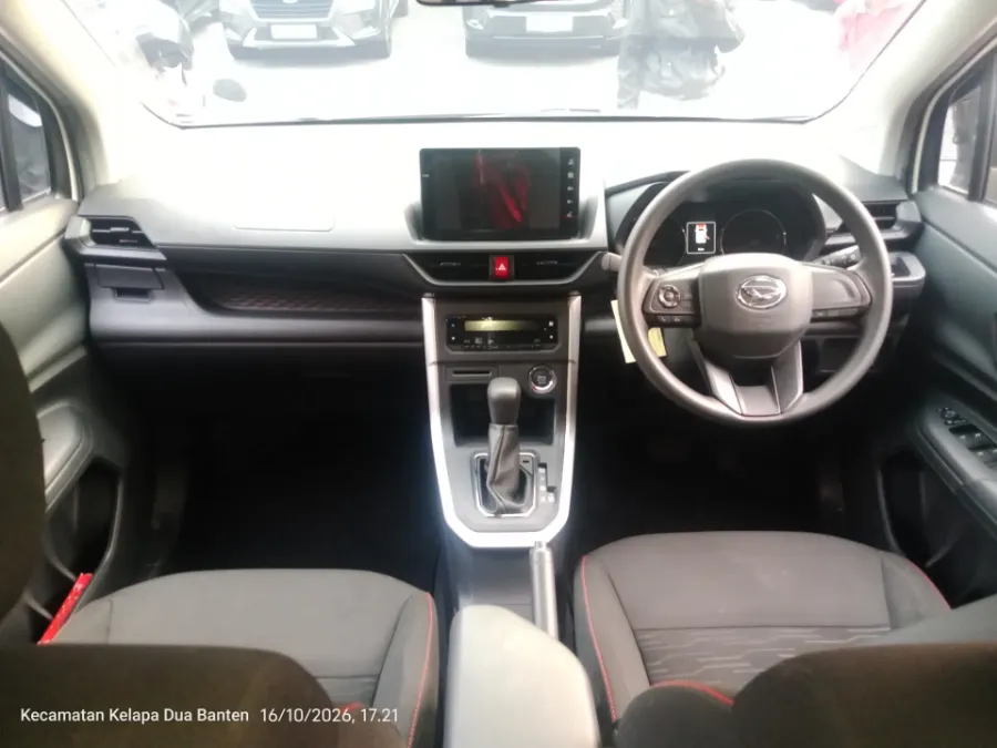 Foto Mobil Bekas Dashboard Daihatsu Xenia 1.3 R CVT tahun 2022