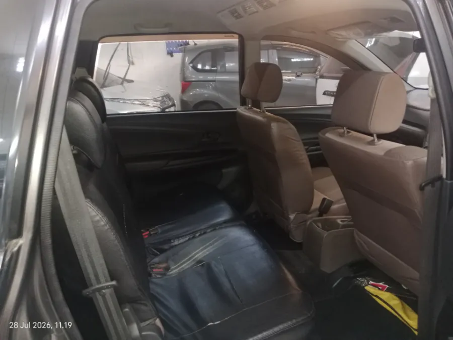 Foto Mobil Bekas Kabin Belakang Daihatsu Xenia 1.3 X tahun 2016