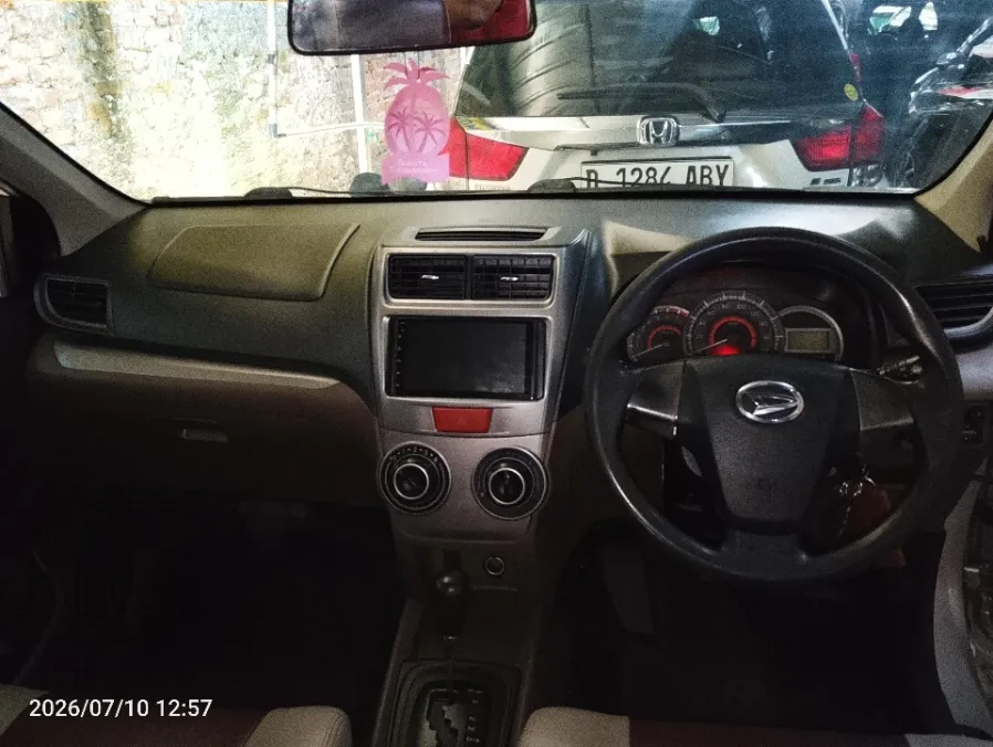 Foto Mobil Bekas Dashboard Daihatsu Xenia 1.3 X tahun 2017