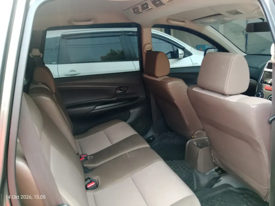 Foto Mobil Bekas Kabin Belakang Daihatsu Xenia 1.3 X tahun 2017