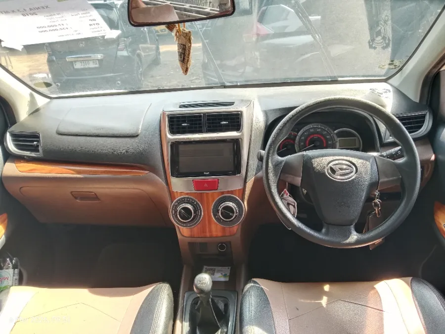 Foto Mobil Bekas Dashboard Daihatsu Xenia 1.3 X tahun 2018