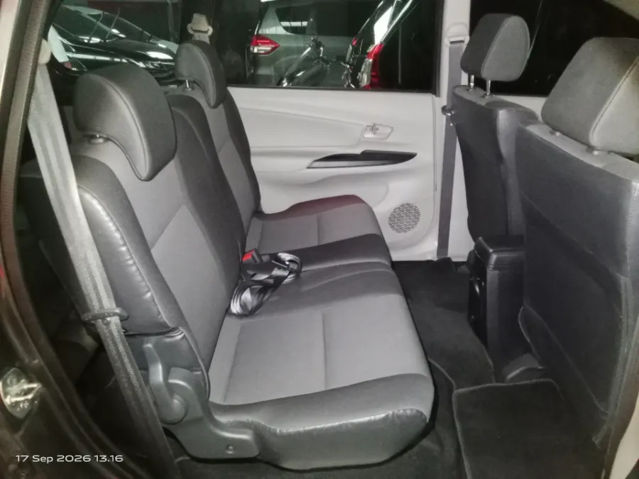 Foto Mobil Bekas Kabin Belakang Daihatsu Xenia 1.3 X tahun 2020