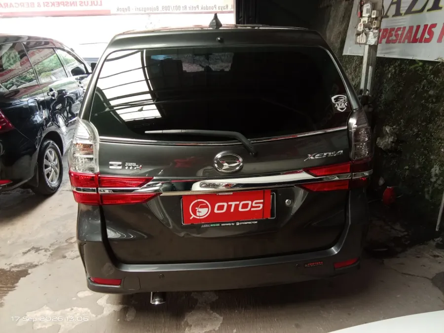 Foto Mobil Bekas Tampak Belakang Daihatsu Xenia 1.3 X tahun 2020