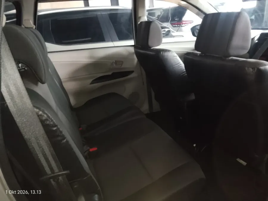 Foto Mobil Bekas Kabin Belakang Daihatsu Xenia 1.3 X tahun 2021