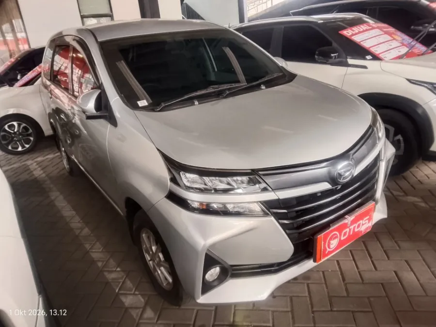 Foto Mobil Bekas Kanan Depan Daihatsu Xenia 1.3 X tahun 2021