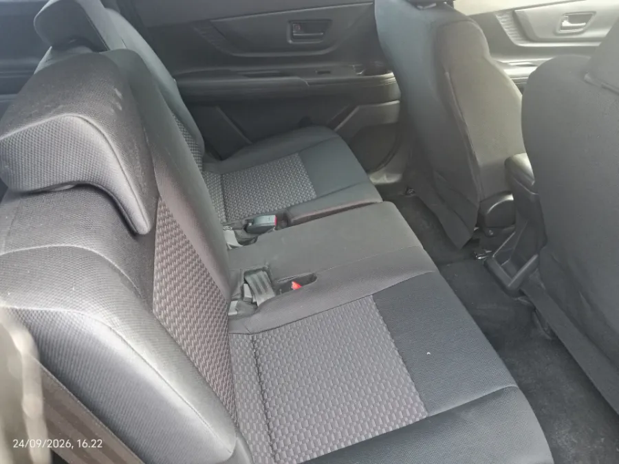 Foto Mobil Bekas Kabin Belakang Daihatsu Xenia 1.3 X tahun 2022