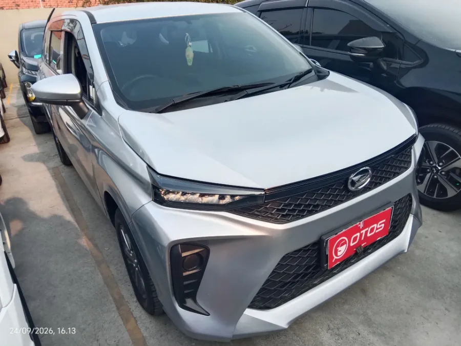 Foto Mobil Bekas Kanan Depan Daihatsu Xenia 1.3 X tahun 2022