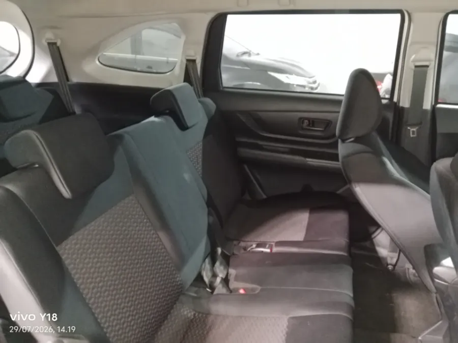 Foto Mobil Bekas Kabin Belakang Daihatsu Xenia 1.3 X tahun 2024