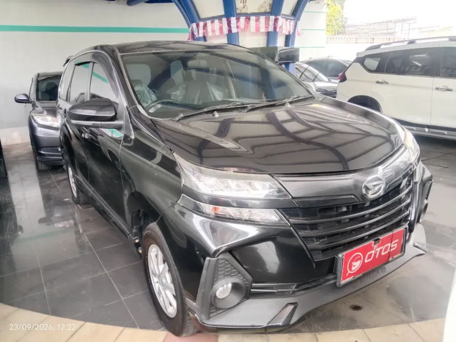 Foto Mobil Bekas Kanan Depan Daihatsu Xenia 1.3 Xi Deluxe tahun 2022