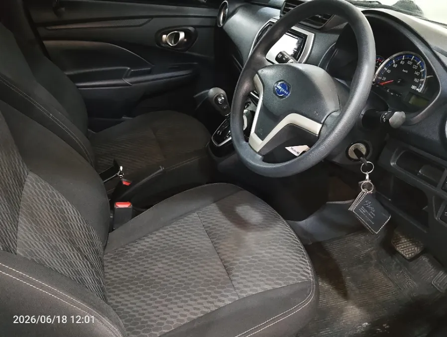 Foto Mobil Bekas Kabin Depan Datsun Cross 1.2 tahun 2018