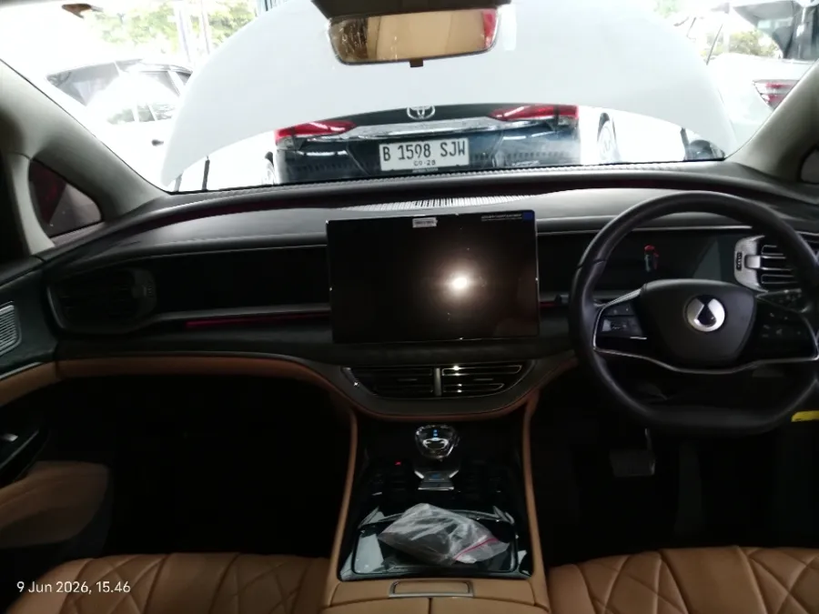 Foto Mobil Bekas Dashboard Denza D9 Standard tahun 2025