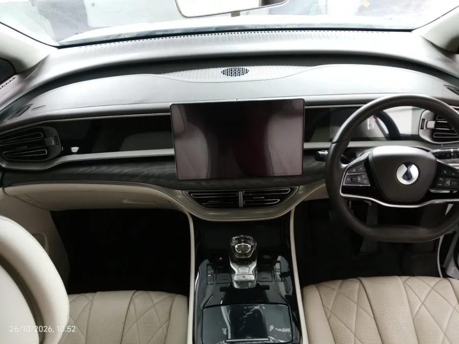 Foto Mobil Bekas Dashboard Denza D9 Standard tahun 2025
