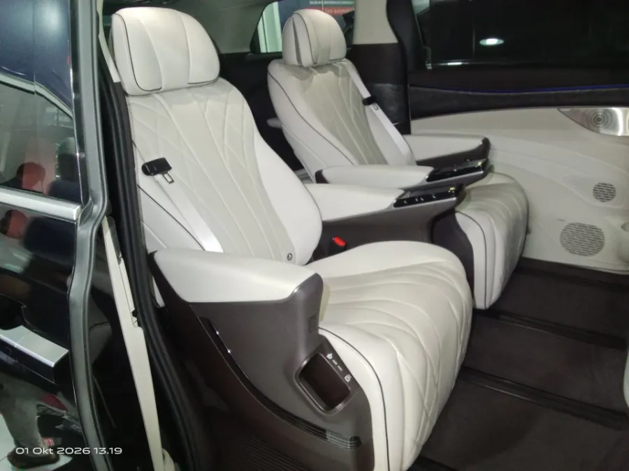 Foto Mobil Bekas Kabin Belakang Denza D9 Standard tahun 2025