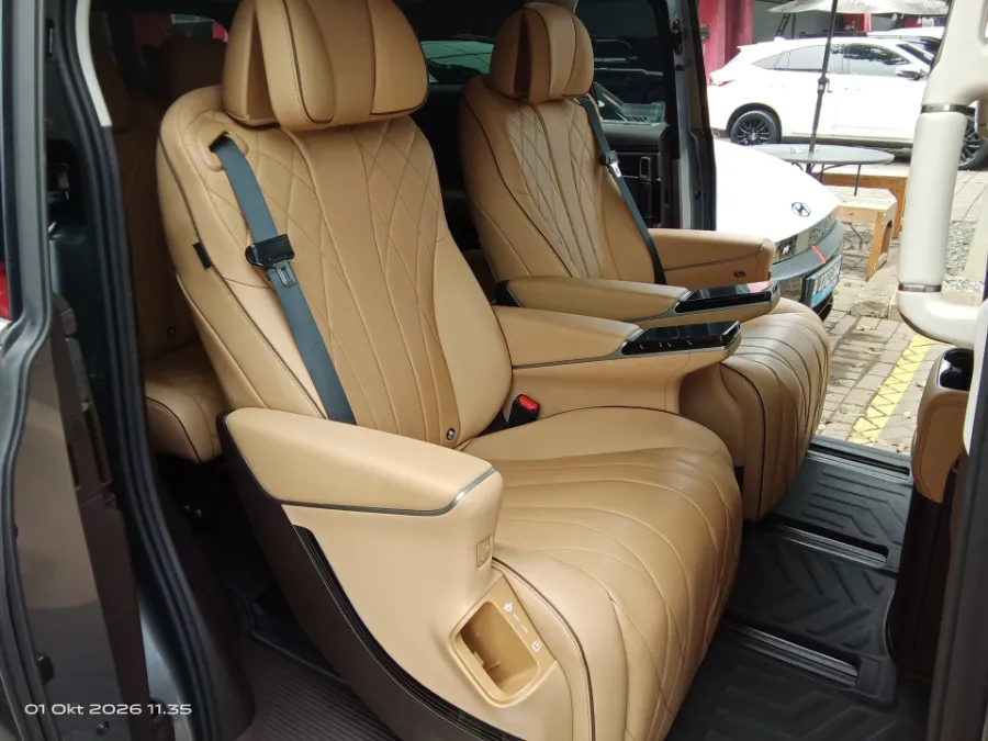 Foto Mobil Bekas Kabin Belakang Denza D9 Standard tahun 2025