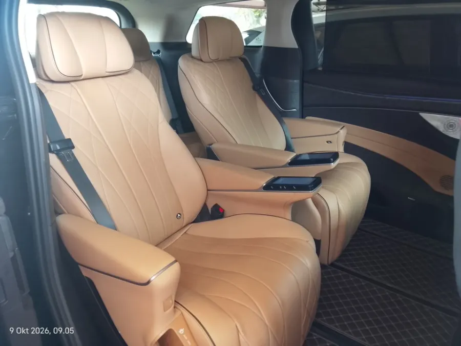 Foto Mobil Bekas Kabin Belakang Denza D9 Standard tahun 2025