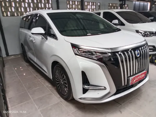 2025 Denza D9 Standard - Foto 1 dari 5