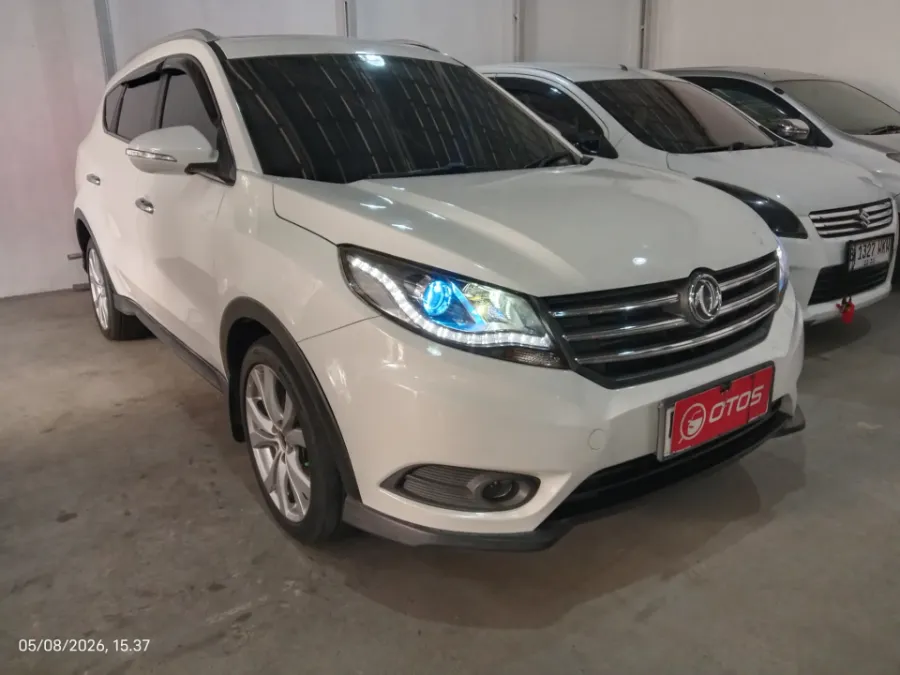 Foto Mobil Bekas Kanan Depan DFSK Glory 580 1.5 T Luxury tahun 2018