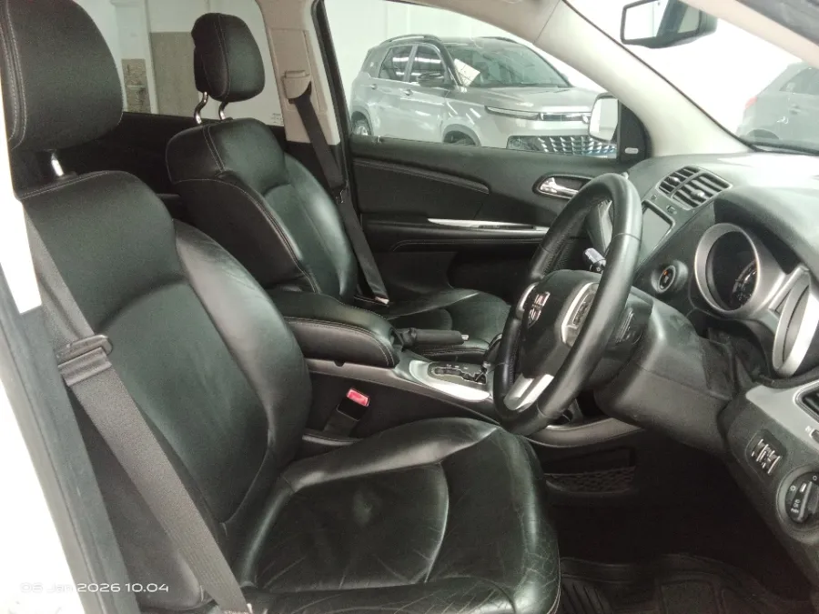 Foto Mobil Bekas Kabin Depan Dodge Journey 2.4 SXT tahun 2015
