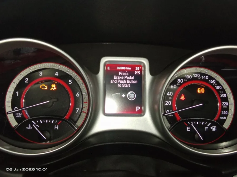 Foto Mobil Bekas Odometer Dodge Journey 2.4 SXT tahun 2015