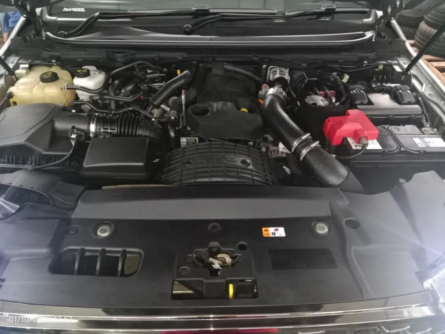 Foto Mobil Bekas Mesin Ford Everest 2.0 Titanium 4X4 tahun 2022