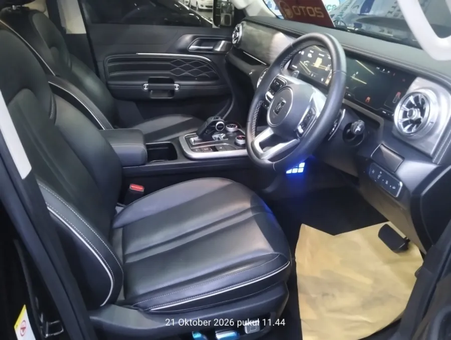 Foto Mobil Bekas Kabin Depan GWM Tank 300 HEV 2.0 tahun 2024