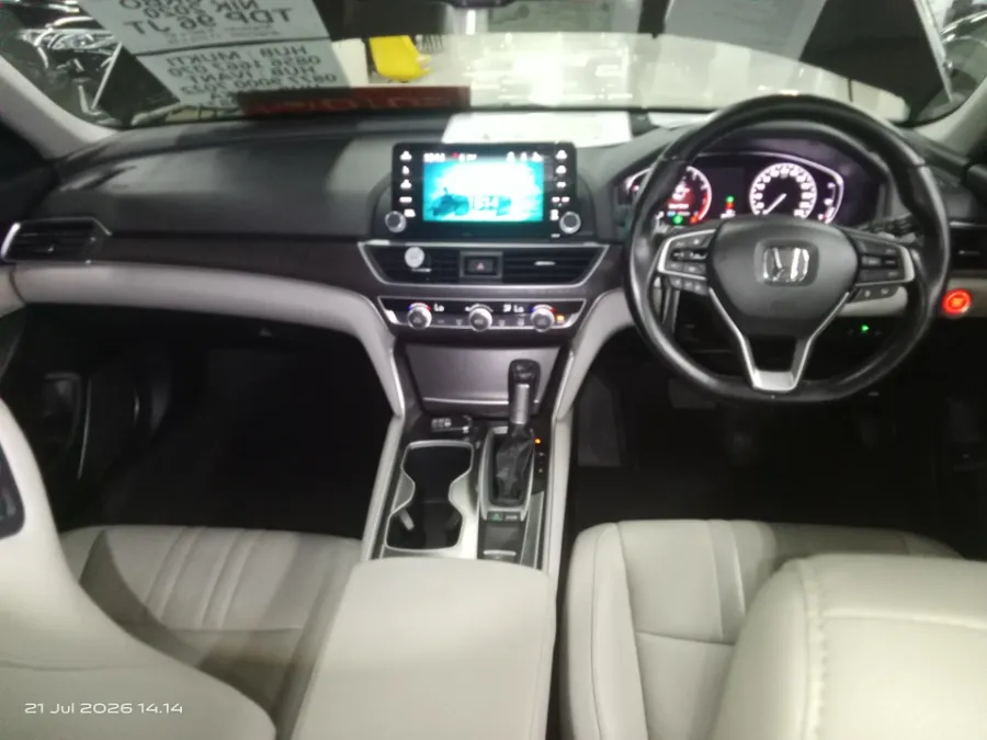 Foto Mobil Bekas Dashboard Honda Accord 1.5 TC EL tahun 2020