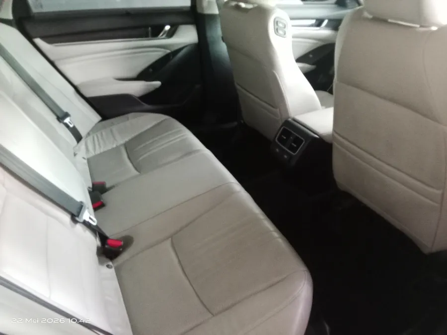 Foto Mobil Bekas Kabin Belakang Honda Accord 1.5 TC EL tahun 2020