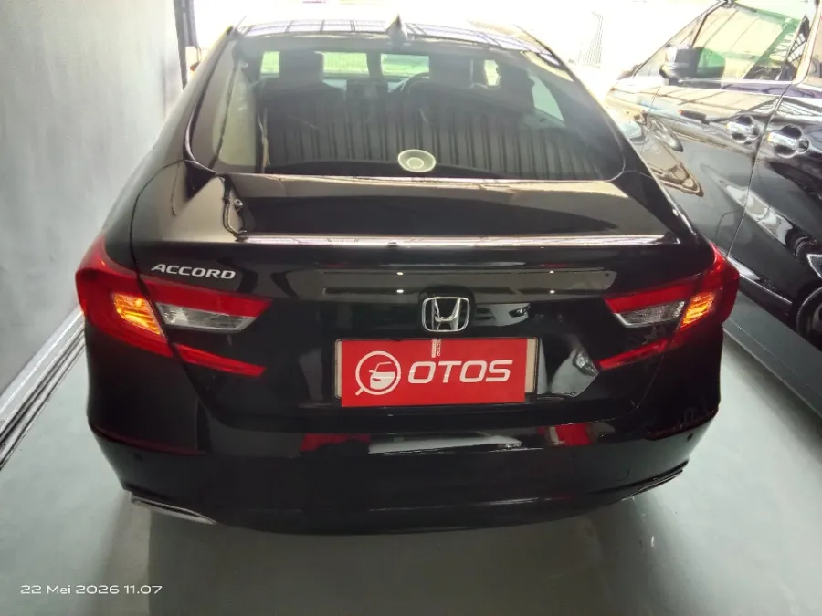 Foto Mobil Bekas Tampak Belakang Honda Accord 1.5 TC EL tahun 2020