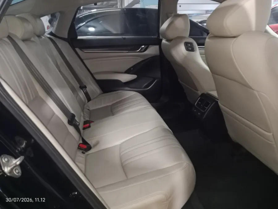 Foto Mobil Bekas Kabin Belakang Honda Accord 1.5 TC EL tahun 2021
