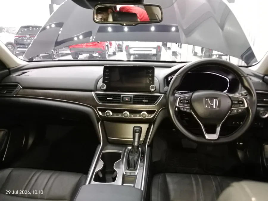 Foto Mobil Bekas Dashboard Honda Accord 1.5 TC EL tahun 2022