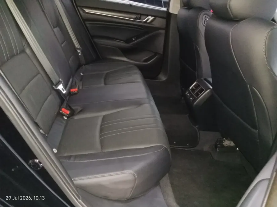 Foto Mobil Bekas Kabin Belakang Honda Accord 1.5 TC EL tahun 2022
