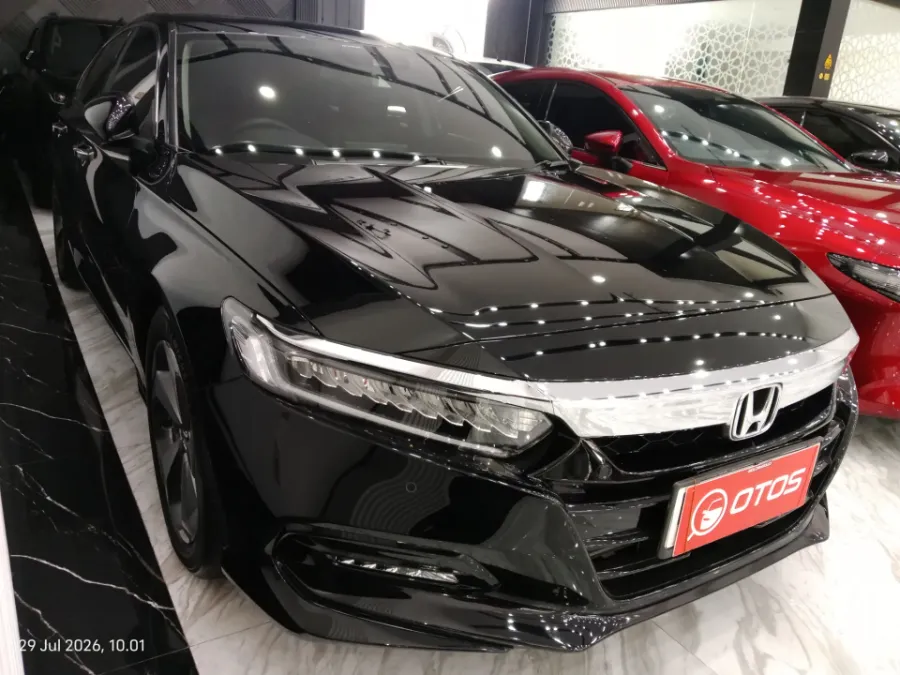 Foto Mobil Bekas Kanan Depan Honda Accord 1.5 TC EL tahun 2022